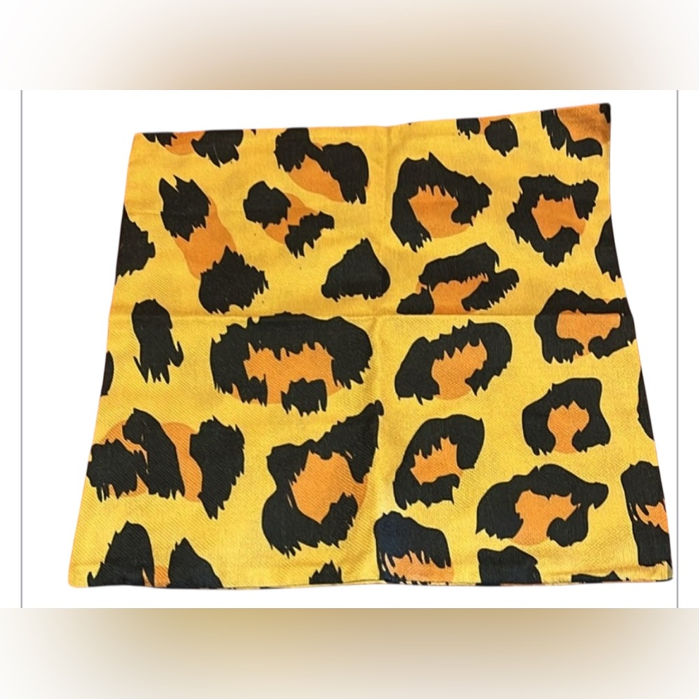 NWOT Pillow Cover Animal Print Square (cover only) - Picture 6 of 6